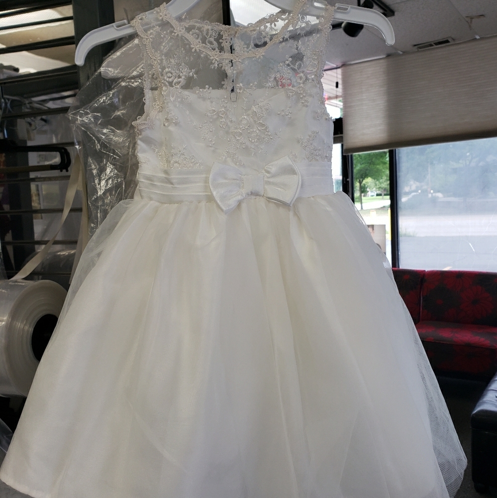 Flower girl/communion dress